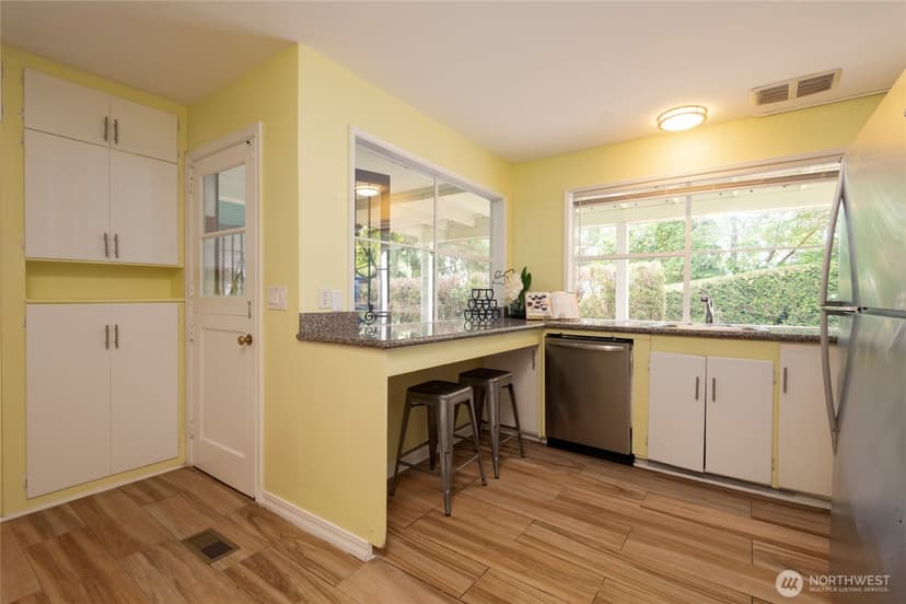 Property photo for 11321 30th Avenue NE, Seattle photo 13