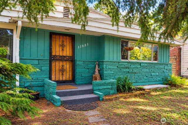 Property photo for 11321 30th Avenue NE, Seattle photo 2