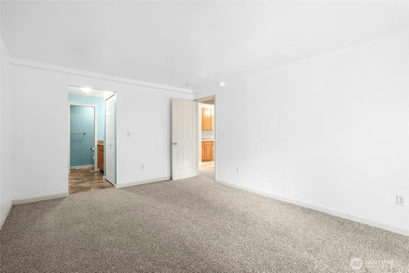 Property photo for 9901 NE 124th Street #504, Kirkland photo 9