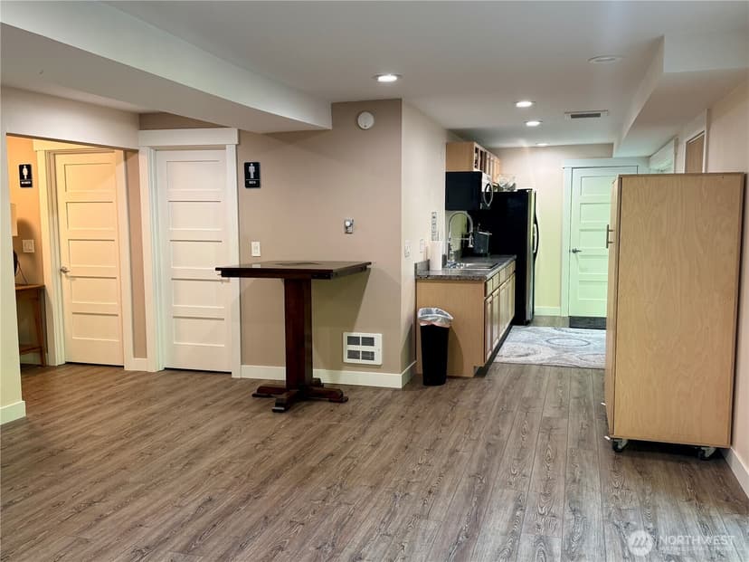 Property photo for 9901 NE 124th Street #504, Kirkland photo 22