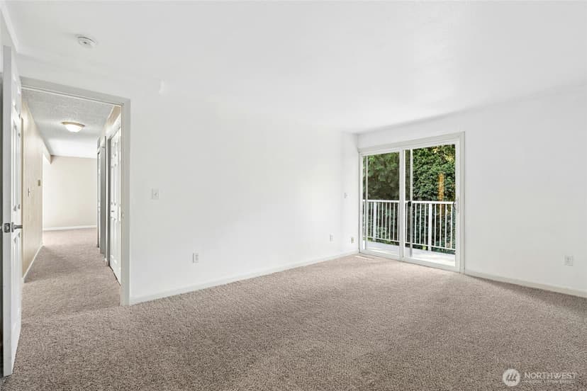Property photo for 9901 NE 124th Street #504, Kirkland photo 8