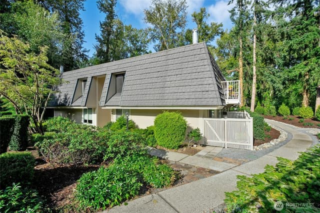 Property photo for 9901 NE 124th Street #504, Kirkland photo 2