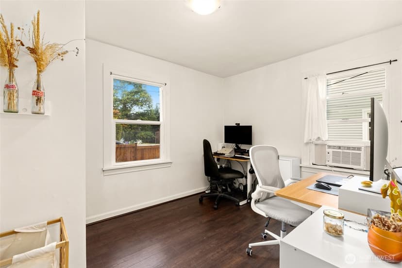 Property photo for 13018 41st Avenue S, Tukwila photo 10