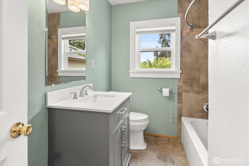 Property photo for 2404 Ravenna Street, Everett photo 13