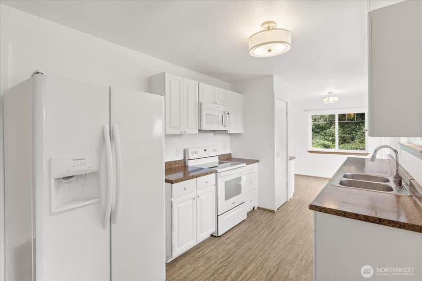 Property photo for 2404 Ravenna Street, Everett photo 9
