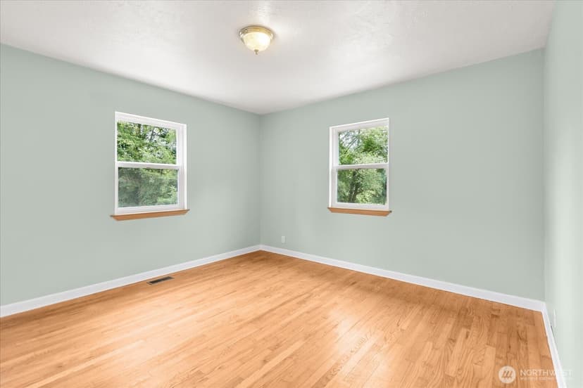 Property photo for 2404 Ravenna Street, Everett photo 11