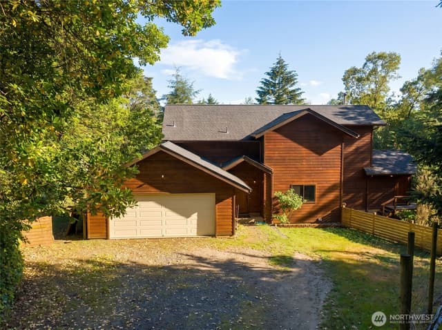 Property photo for 29601 131 Avenue SW, Vashon photo 2