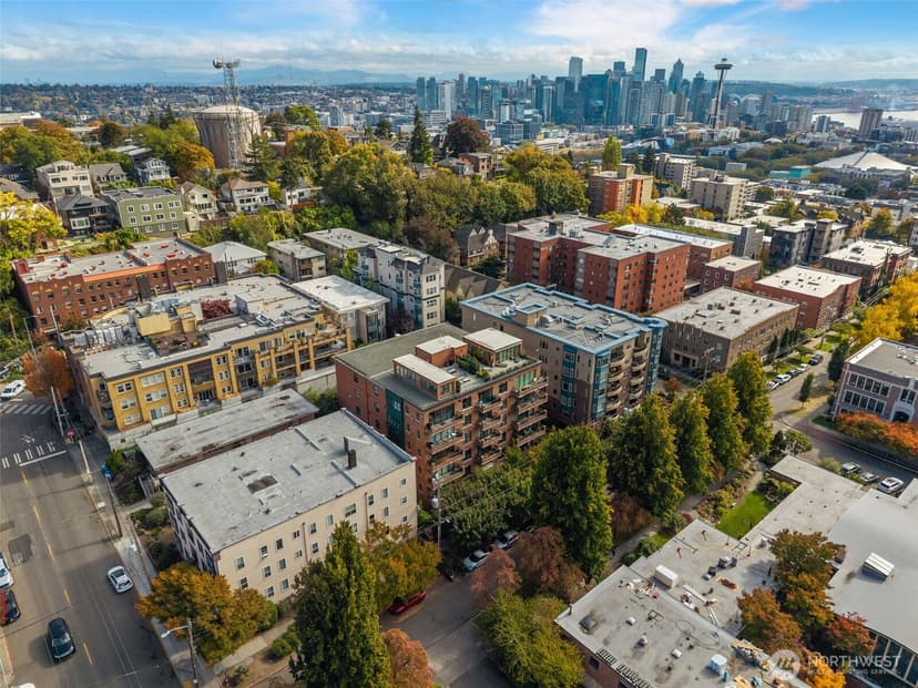 Property photo for 1414 1st Avenue W #403, Seattle photo 30