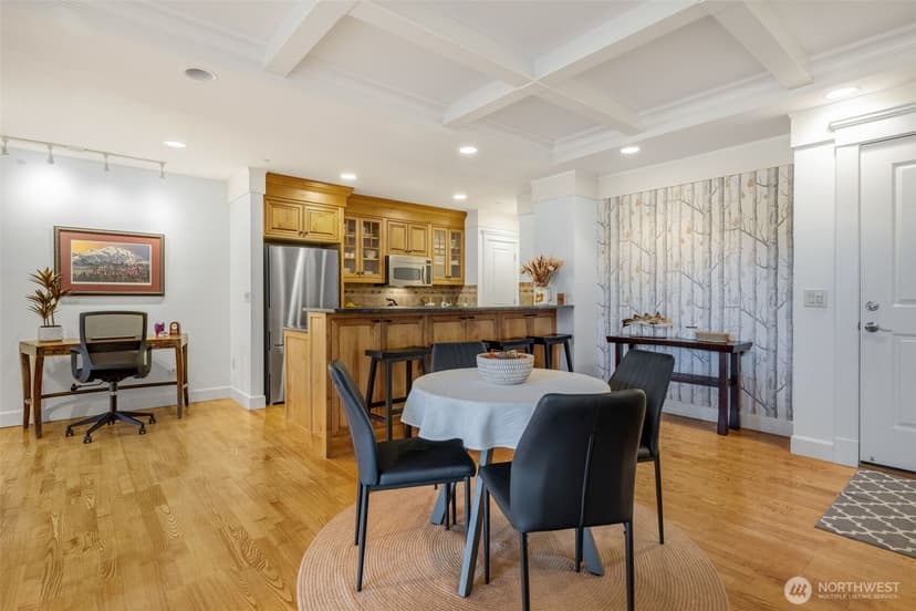 Property photo for 1414 1st Avenue W #403, Seattle photo 10