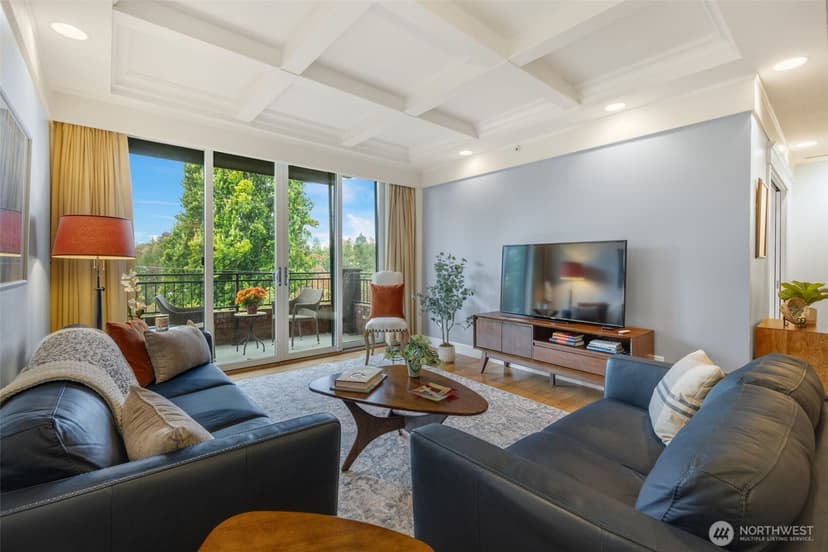 Property photo for 1414 1st Avenue W #403, Seattle photo 5