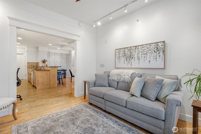 Property photo for 1414 1st Avenue W #403, Seattle photo 18
