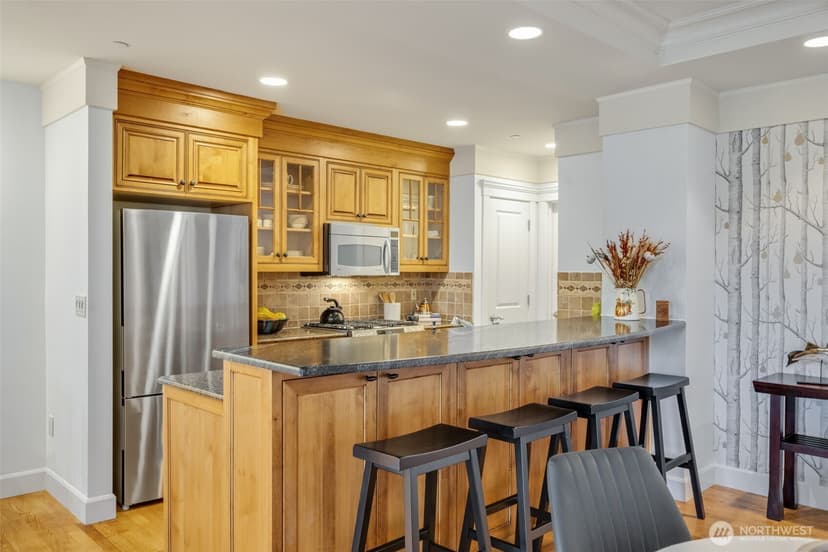 Property photo for 1414 1st Avenue W #403, Seattle photo 13