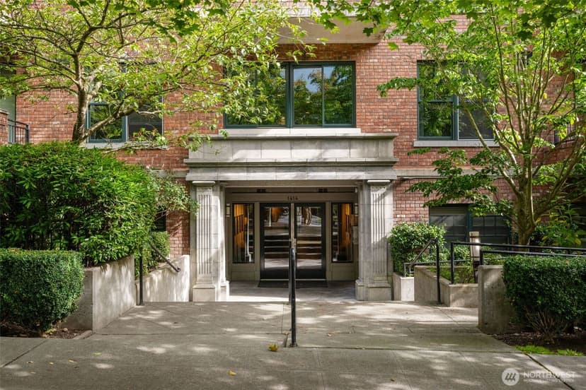 Property photo for 1414 1st Avenue W #403, Seattle photo 26