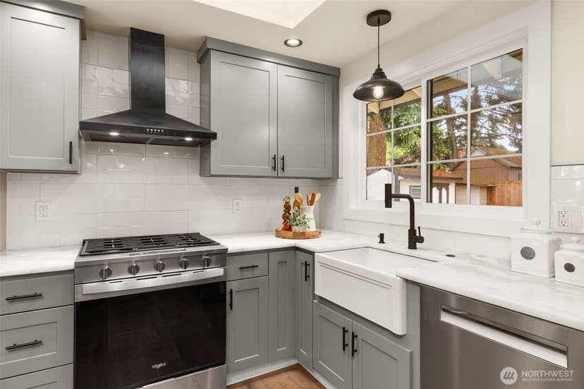 Property photo for 627 166th Avenue NE, Bellevue photo 10