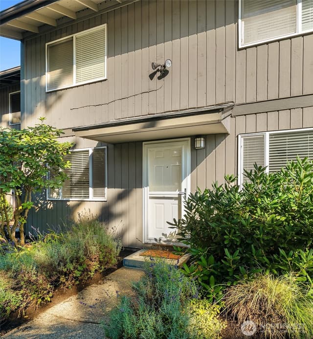 Property photo for 6122 N 16th #I-102, Tacoma photo 2