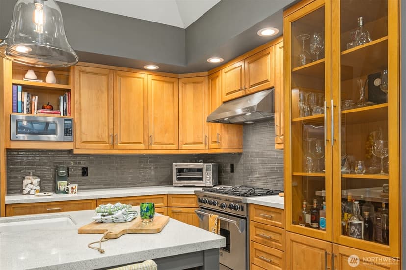 Property photo for 1796 Bellevue Way NE #11, Bellevue photo 15