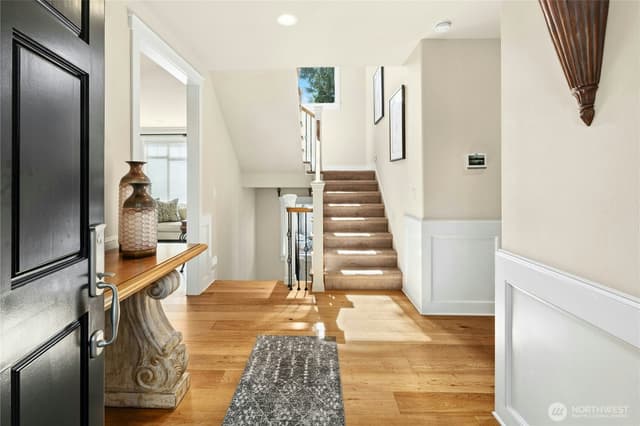 Property photo for 7003 117th Place NE, Kirkland photo 4