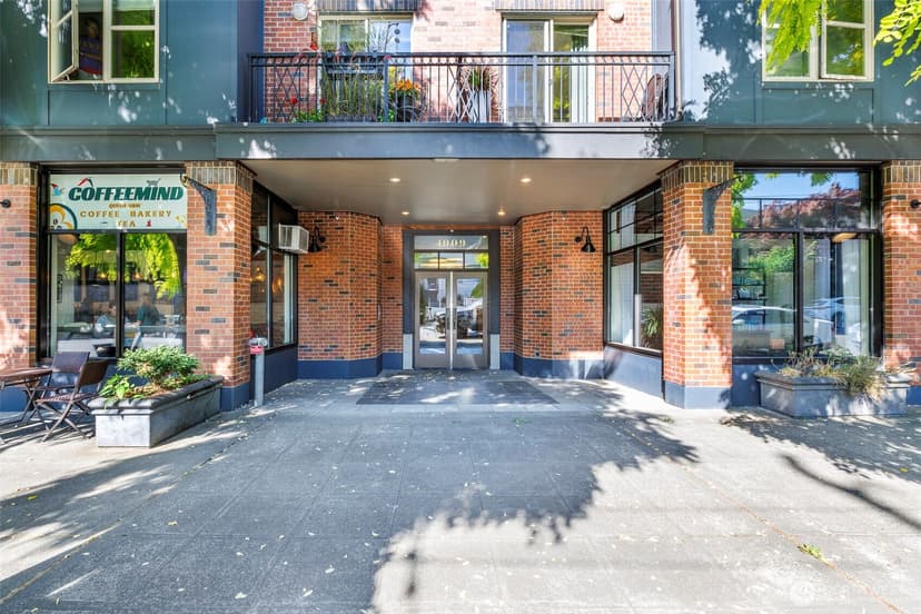 Property photo for 1909 10th Avenue W #201, Seattle photo 22