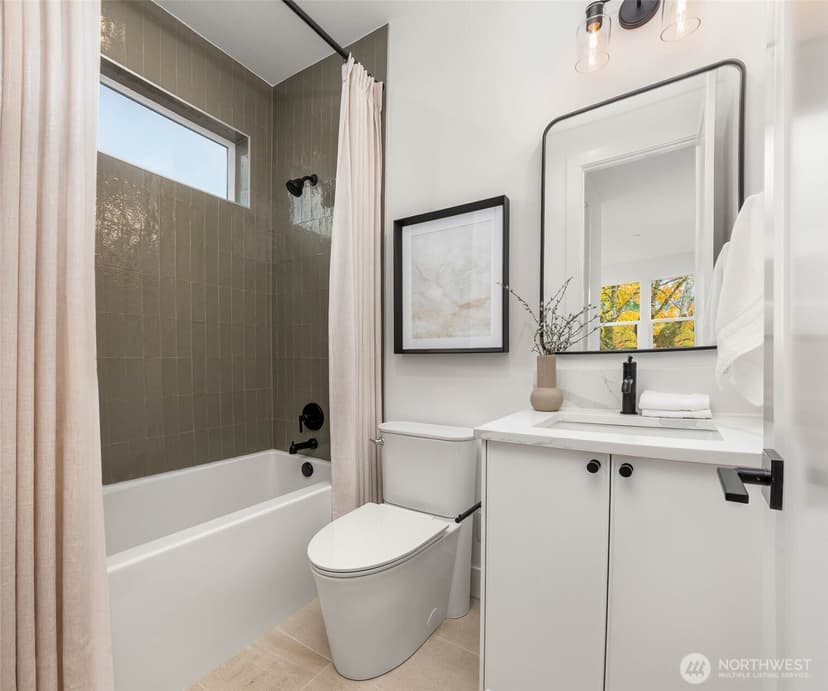 Property photo for 17266 NE 18th Place, Bellevue photo 33