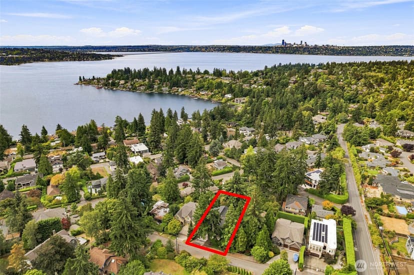Property photo for 719 95th Avenue NE, Bellevue photo 37