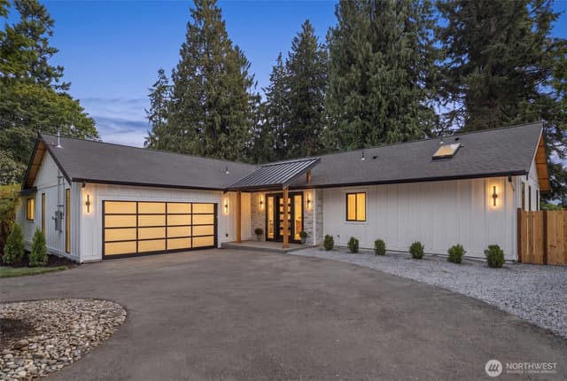 Property photo for 15729 Larch Way, Lynnwood photo 3