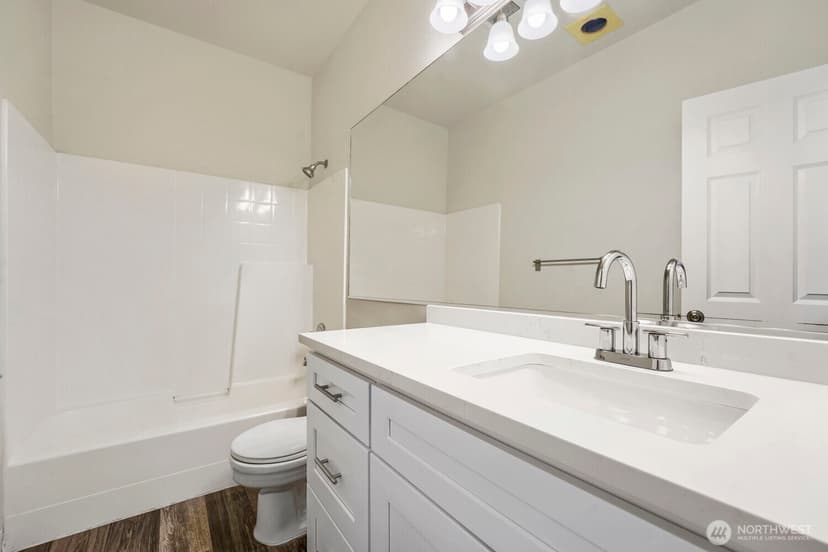 Property photo for 1800 NE 40th Street #F3, Renton photo 16