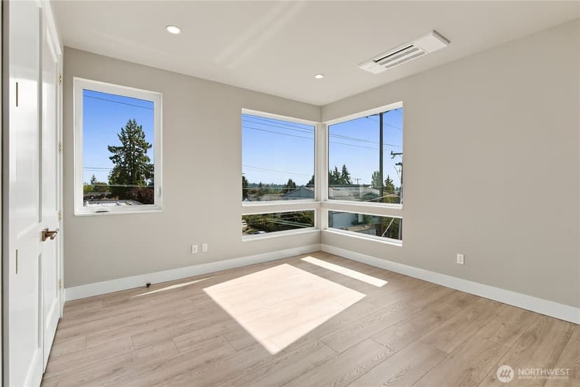 Property photo for 542 N 104th Street, Seattle photo 37