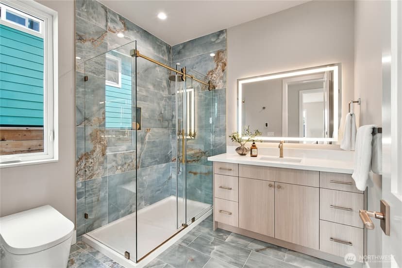 Property photo for 542 N 104th Street, Seattle photo 11
