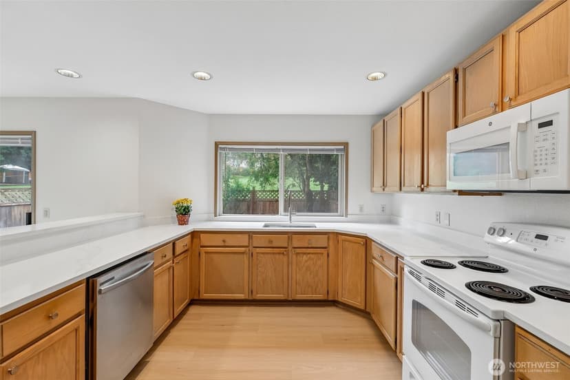Property photo for 15617 NE 70th Court #D109, Redmond photo 9