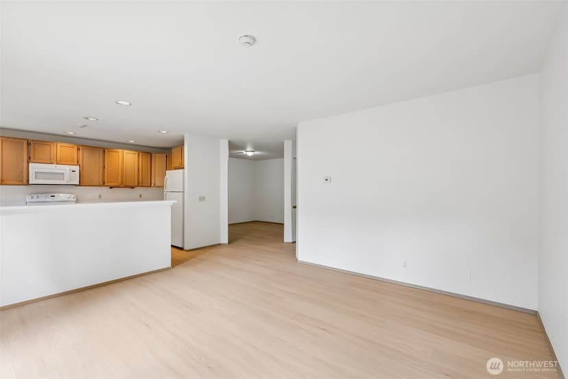 Property photo for 15617 NE 70th Court #D109, Redmond photo 7