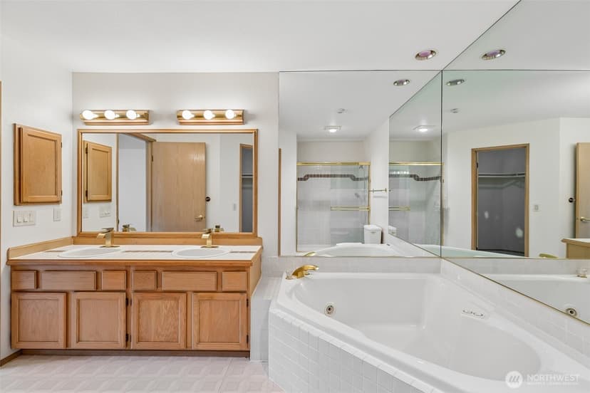 Property photo for 15617 NE 70th Court #D109, Redmond photo 18