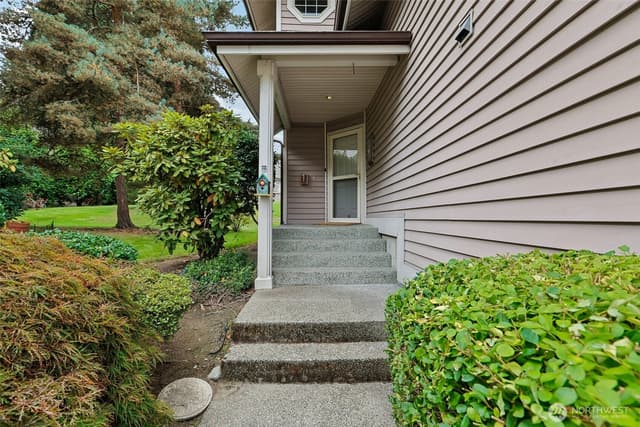 Property photo for 15617 NE 70th Court #D109, Redmond photo 2