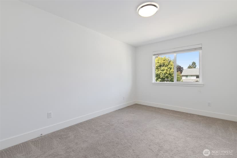 Property photo for 4913 NE 1st Street, Renton photo 24