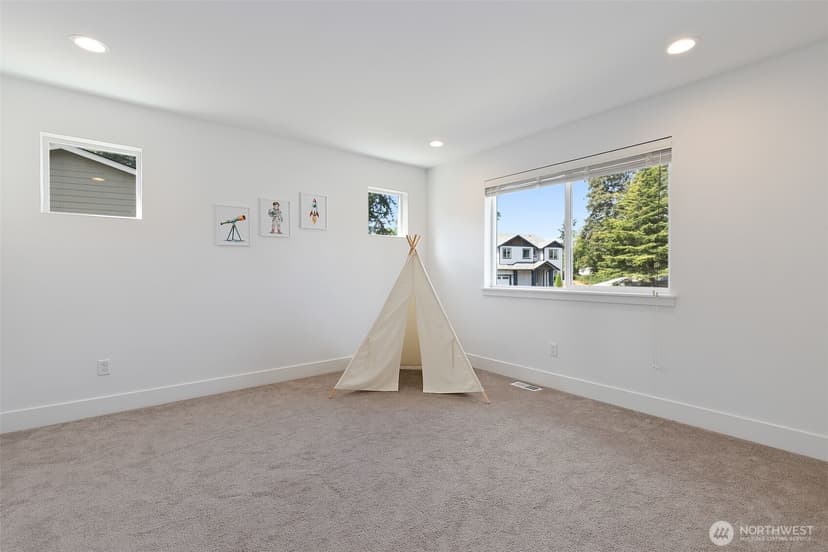 Property photo for 4913 NE 1st Street, Renton photo 21