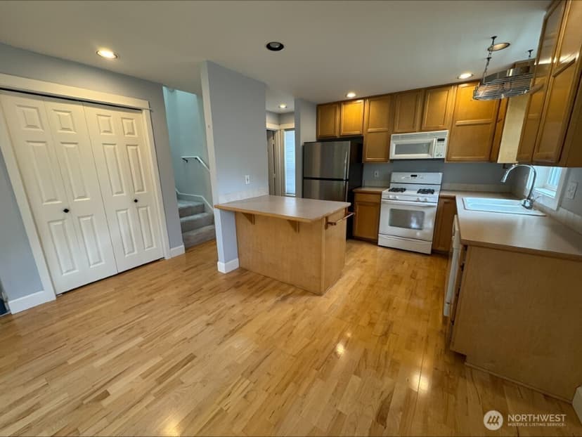 Property photo for 1413 NW 60th Street #A, Seattle photo 4