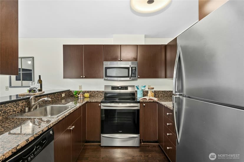 Property photo for 120 NW 39th Street #208, Seattle photo 9