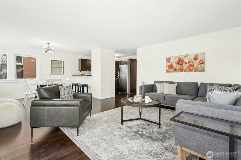 Property photo for 120 NW 39th Street #208, Seattle photo 2