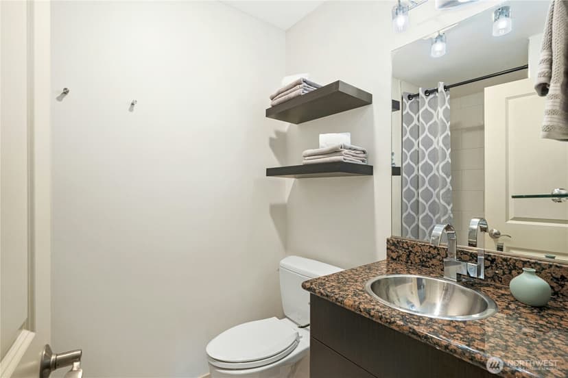 Property photo for 120 NW 39th Street #208, Seattle photo 15