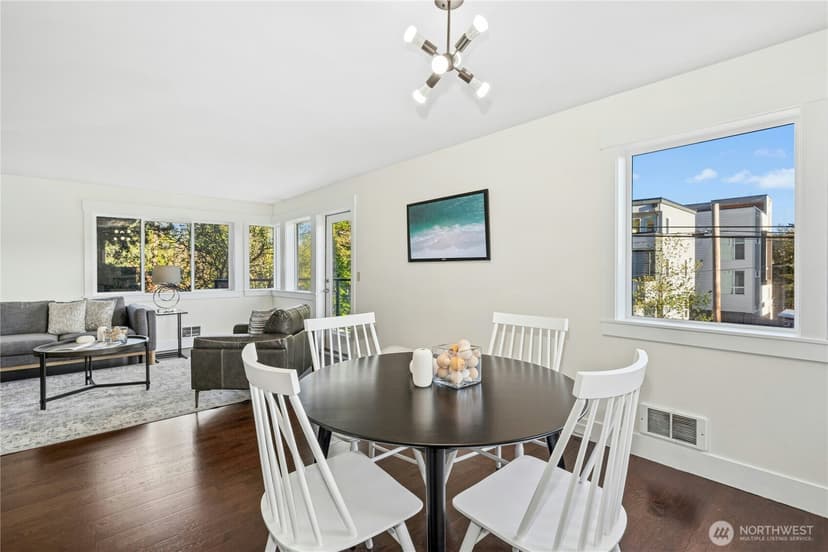 Property photo for 120 NW 39th Street #208, Seattle photo 6