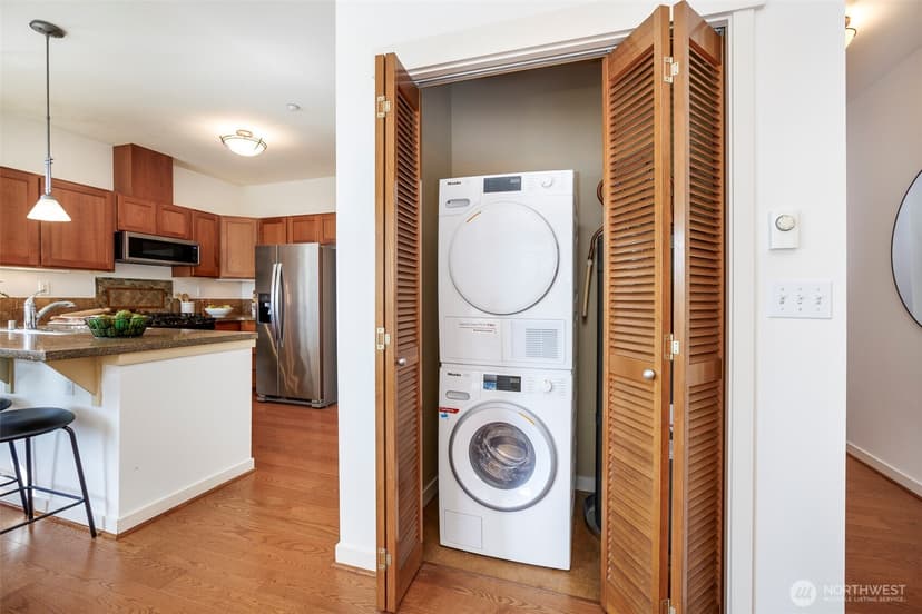 Property photo for 6015 Phinney Avenue N #409, Seattle photo 19
