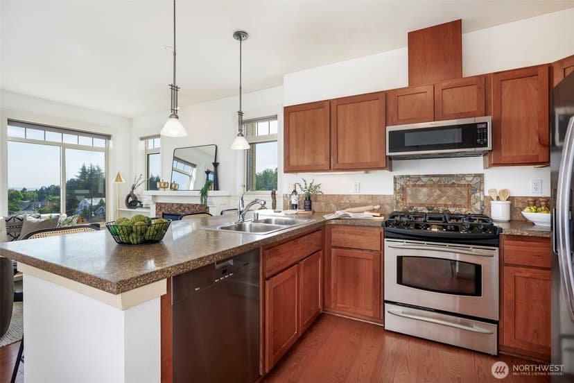 Property photo for 6015 Phinney Avenue N #409, Seattle photo 11
