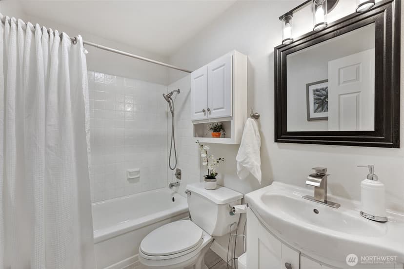 Property photo for 14032 110th Place NE, Kirkland photo 16