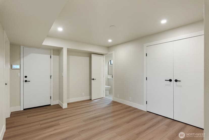 Property photo for 2425 NW Blue Ridge Drive, Seattle photo 21