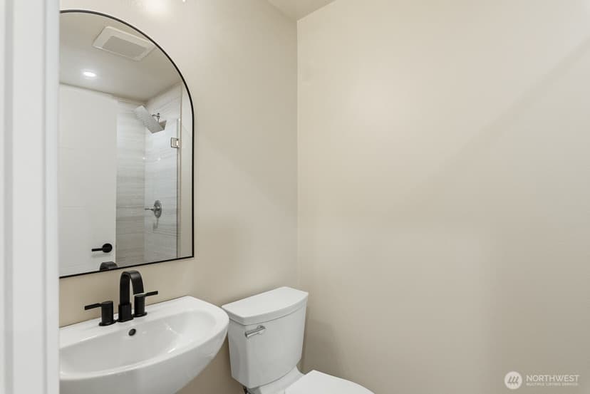 Property photo for 2425 NW Blue Ridge Drive, Seattle photo 17