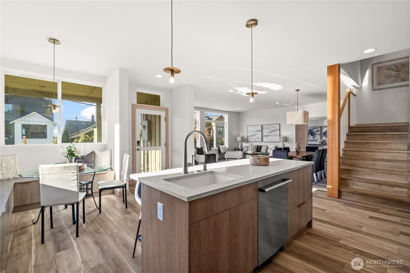 Property photo for 1132 31st Avenue S, Seattle photo 10
