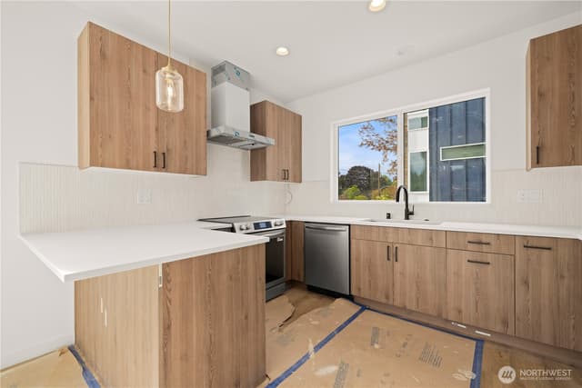 Property photo for 4701 C Wallingford Avenue N, Seattle photo 4