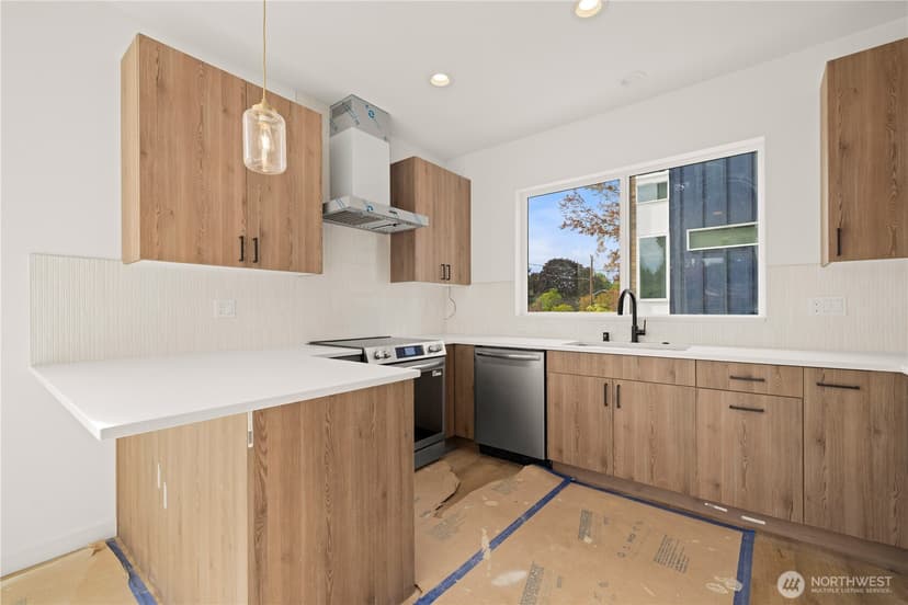 Property photo for 4701 C Wallingford Avenue N, Seattle photo 4