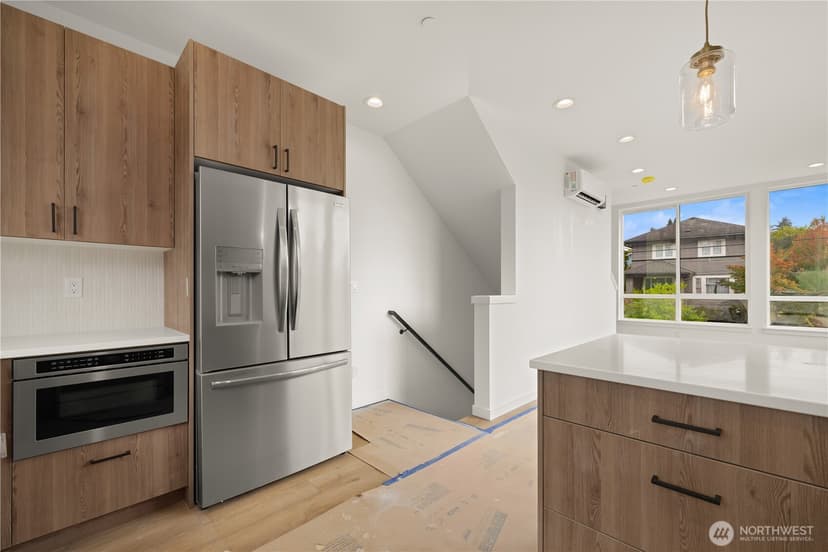 Property photo for 4701 C Wallingford Avenue N, Seattle photo 6