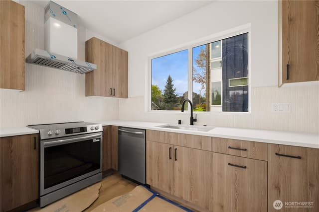 Property photo for 4701 C Wallingford Avenue N, Seattle photo 5