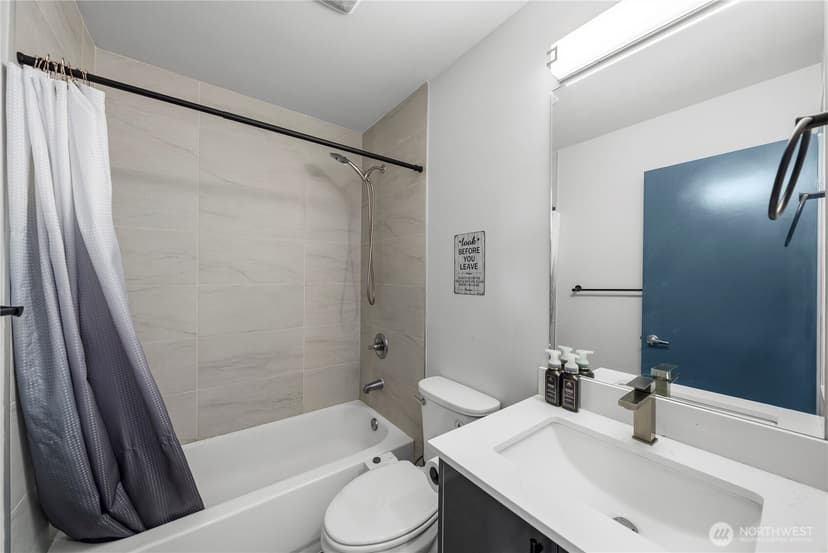 Property photo for 9462 SW 20th Avenue SW, Seattle photo 6